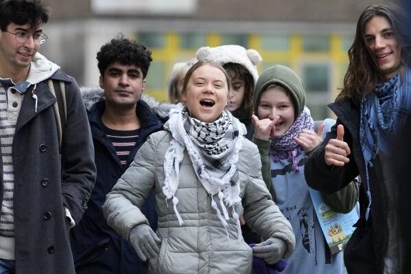 Imputada la activista Greta Thunberg por desobediencia a la autoridad