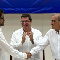 Gobierno colombiano y FARC oficializan en La Habana acuerdo final de paz