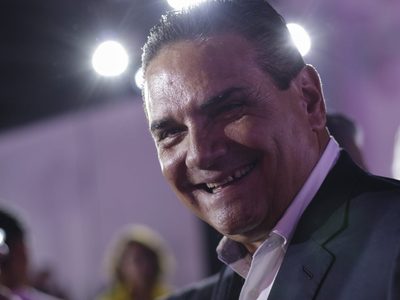 Jueza frena orden de aprehensión contra Silvano Aureoles