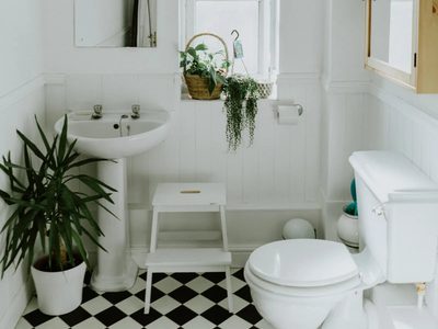 Consejos prácticos para decorar con buen gusto un baño pequeño