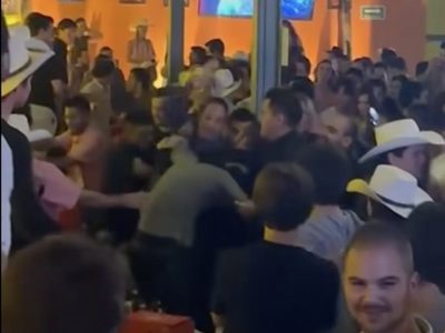 Exhiben a exgobernador de Querétaro en un pleito de bar (Video)