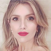 No pudo contener las lágrimas: Laurita Fernández recibe una inesperada sorpresa por su cumpleaños