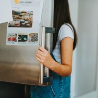 El truco para eliminar los malos olores de tu heladera y que siempre huela rico