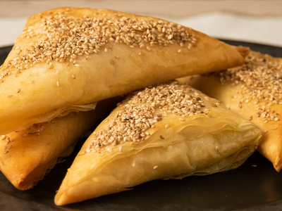 Triángulos de queso: resolvé tu próxima picada con esta receta que es un 10