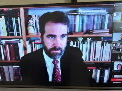 Defender a la democracia de las 'autocracias”, pide Lorenzo Córdova