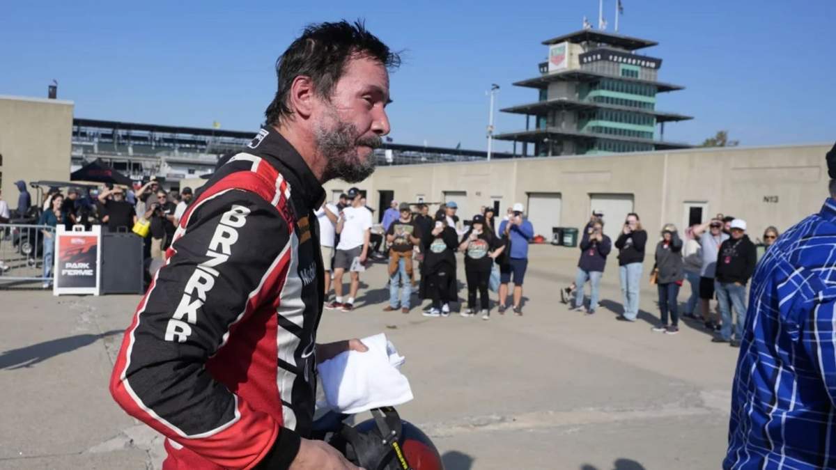 Keanu Reeves debuta en las carreras de autos profesionales