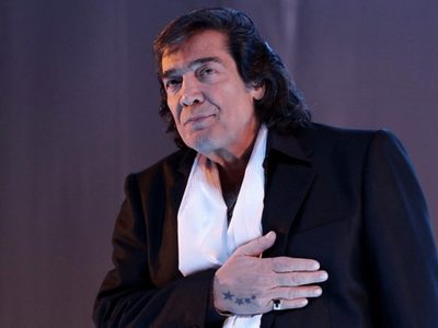 Un recuerdo imborrable: homenajean a Cacho Castaña y la emoción de todos no se hizo esperar