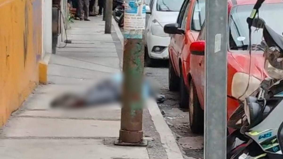El cuerpo del secretario general del Ayuntamiento de Chilpancingo quedó a una cuadra de la plaza Primer Congreso de Anáhuac