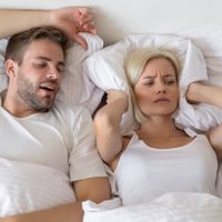 Hablar dormido tiene una explicación: qué dice la psicología y cuándo prestar atención a los síntomas