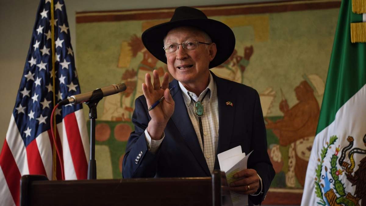 Ken Salazar en conferencia sobre el tema del fentanilo