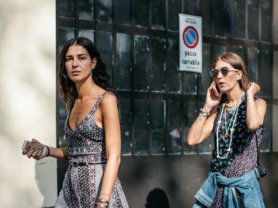 La nueva tendencia en calzado de verano revoluciona a todas las generaciones: tus sandalias de la infancia volvieron