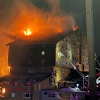 Arde un hotel en estación de esquí; suman 65 muertos y más de 50 heridos (Videos)