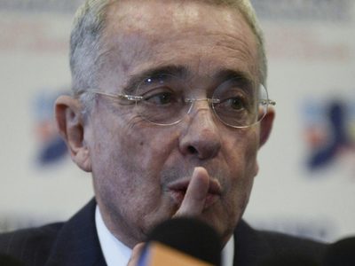 Álvaro Uribe es declarado culpable de sobornar testigos y será sentenciado a prisión domiciliaria