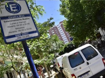 El estacionamiento medido se divide entre defensores y detractores en San Martín de los Andes