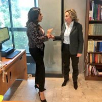 Elba Esther Gordillo renueva su pasaporte en Veracruz