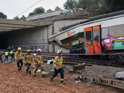 Sube a 43 la cifra de muertos en choque de trenes ocurrido el domingo en el sur de España