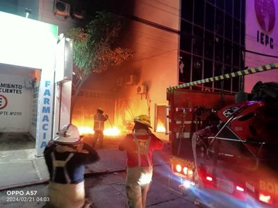 Arrojan bombas molotov al Instituto de Elecciones de Chiapas