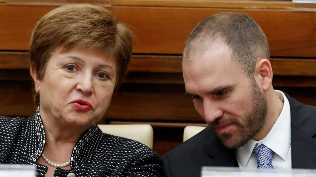 Kristalina Georgieva, titular del FMI, y Martín Guzmán, ministro de Economía. Foto: (Twitter).