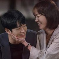 Un farmacéutico, una bibliotecaria y un encuentro casual: la serie coreana de 16 capítulos que conquistó corazones en Netflix