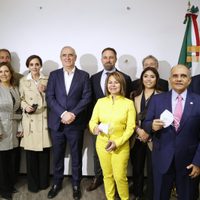 Panistas firman pacto con el partido ultraderechista español Vox