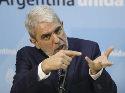 Aníbal Fernández criticó a un periodista y acusó a Macri de invertir millones de dólares en LN+