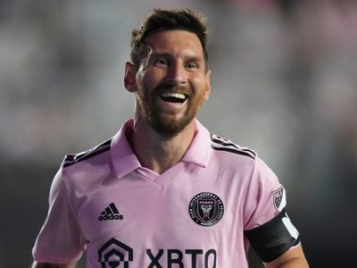 Casi un héroe: el gesto de Lionel Messi con un fanático que recorre el mundo