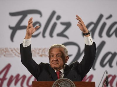 “No puedo reunirme con malandros”: AMLO responde a Loret de Mola sobre entrevista