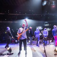 Rock en tu idioma sinfónico revive nostalgias ochenteras