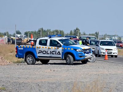 Dos policías de Río Negro protagonizaron un grave accidente