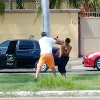 Graban en video cómo supuesto limpiaparabrisas noquea a conductor en Sonora