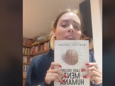 Grafóloga cuestiona a Maryfer Centeno durante la FIL Guadalajara (Video)
