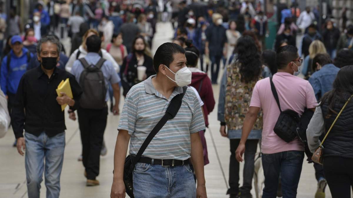 Personas caminando en el Centro Histórico