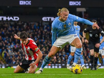 Haaland y Álvarez salen al rescate de Manchester City en victoria ante Brentford