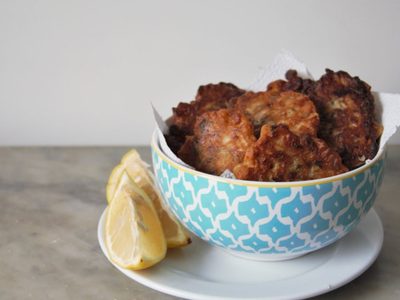 La receta de la abuela de los mejores buñuelos de hojas de remolacha, para aprovechar hasta lo que ibas a tirar