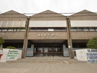Apartaron a un docente de la EPET 1, tras la denuncia de acoso a una alumna