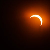 Eclipse total de sol: así podrás disfrutarlo sin poner en riesgo tus ojos