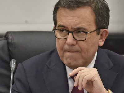 Vinculan a proceso por enriquecimiento ilícito al exsecretario de Economía Ildelfonso Guajardo