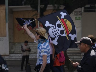 Llegan al Zócalo los primeros contingentes de la marcha de la Generación Z (EN VIVO)