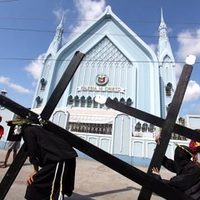Filipinas retoma crucifixiones por Semana Santa tres años después de su prohibición por covid-19
