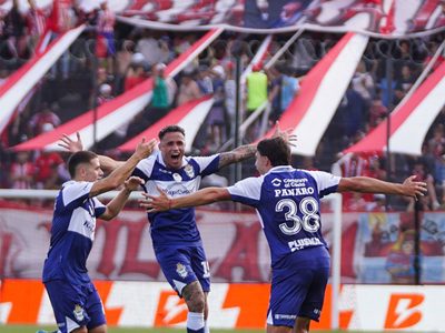 ¡Histórico! Gimnasia eliminó a Barracas con un gol validado por el VAR y habrá clásico