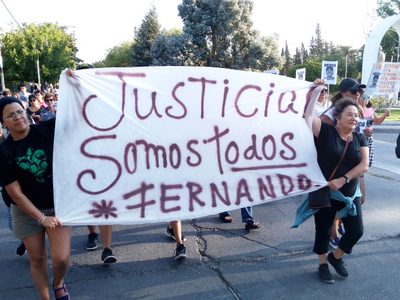 Multitudinaria marcha en Neuquén por Fernando Báez Sosa