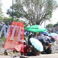 La CNTE bloquea vías del tren en Michoacán; exige pagos en cheques