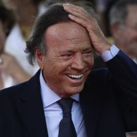 El hijo de Julio Iglesias es fotografiado con una famosa argentina: furor en las redes