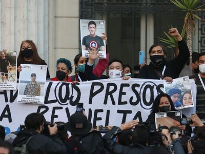 Convención Constitucional de Chile aprueba acelerar el indulto a los presos del estallido