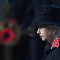 Conmoción en Buckingham: "No es el padre del hijo de la Reina Isabel"