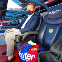 Koeman llega al Barcelona y confía en que Messi se quede