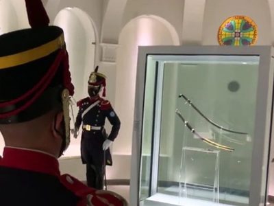 El Gobierno dispuso el traslado del sable corvo de San Martín al histórico cuartel de Granaderos