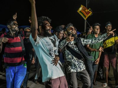 El presidente renunció y Sri Lanka festeja el triunfo de su revuelta, pero qué pasará ahora