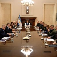 Pese al escándalo, Milei dio una nueva señal de apoyo a Adorni