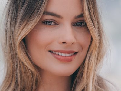 ¡Impactante! Margot Robbie llegó a México y detuvo el tráfico para promocionar su nueva cinta